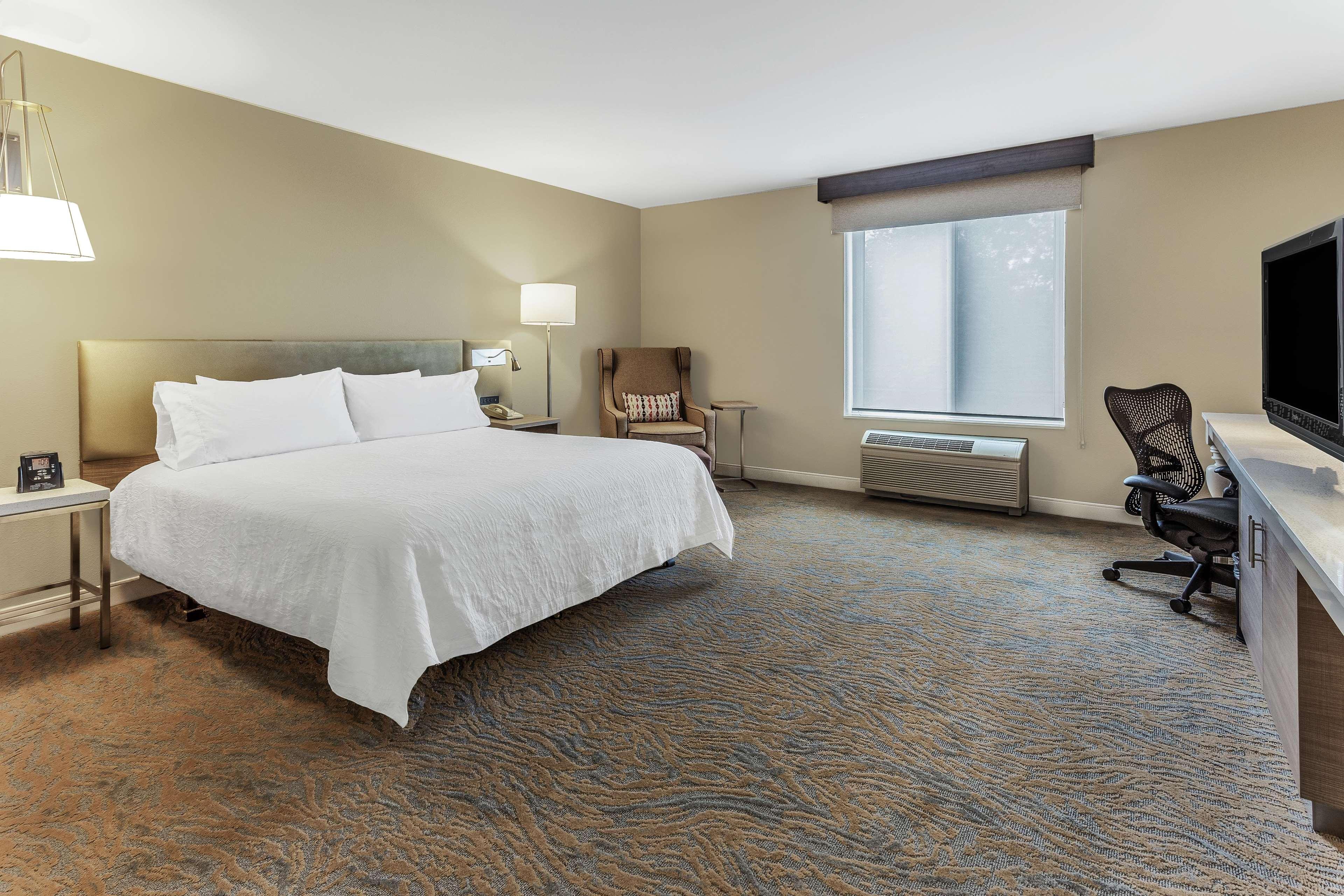 Hilton Garden Inn Saint Charles Zewnętrze zdjęcie