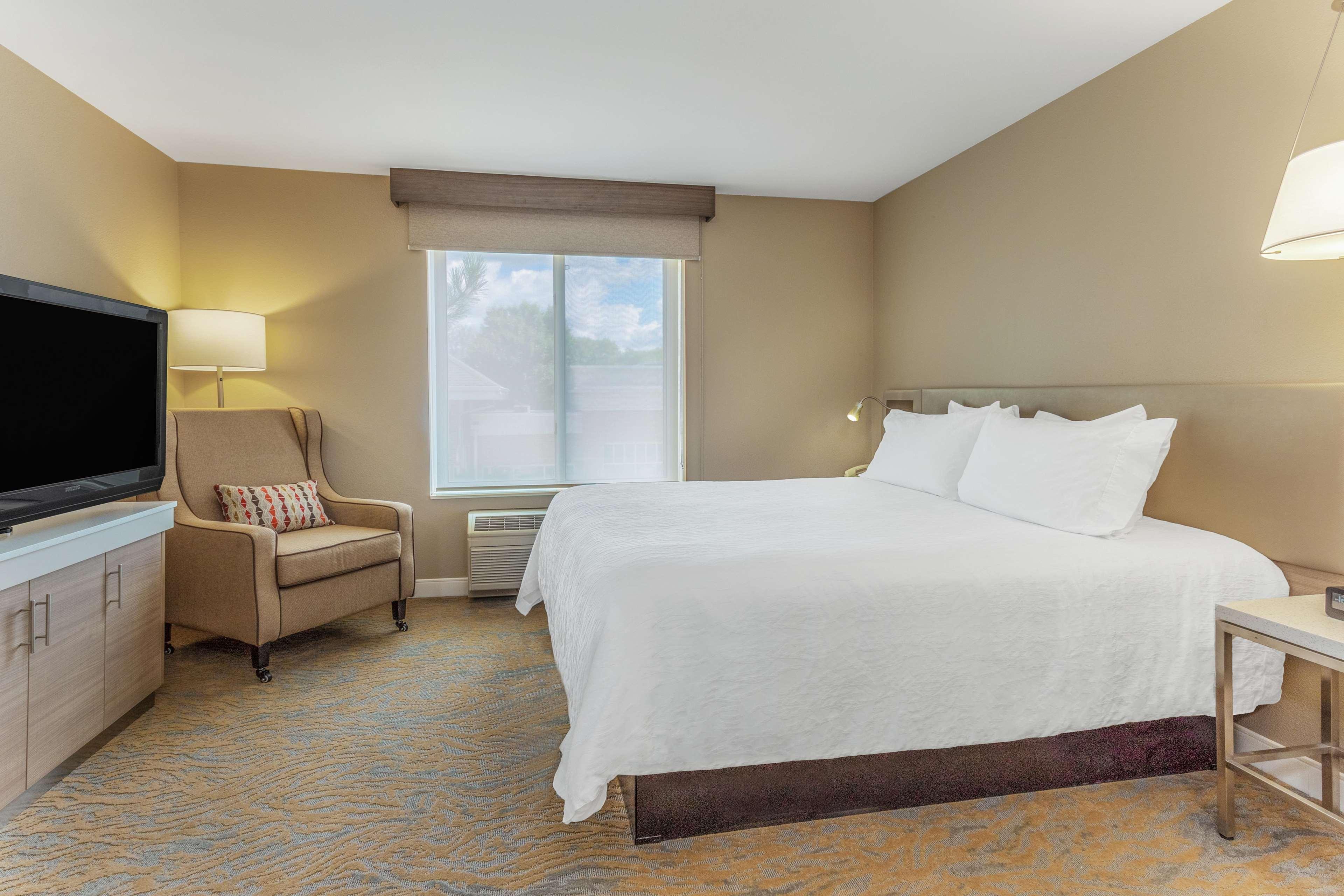 Hilton Garden Inn Saint Charles Zewnętrze zdjęcie