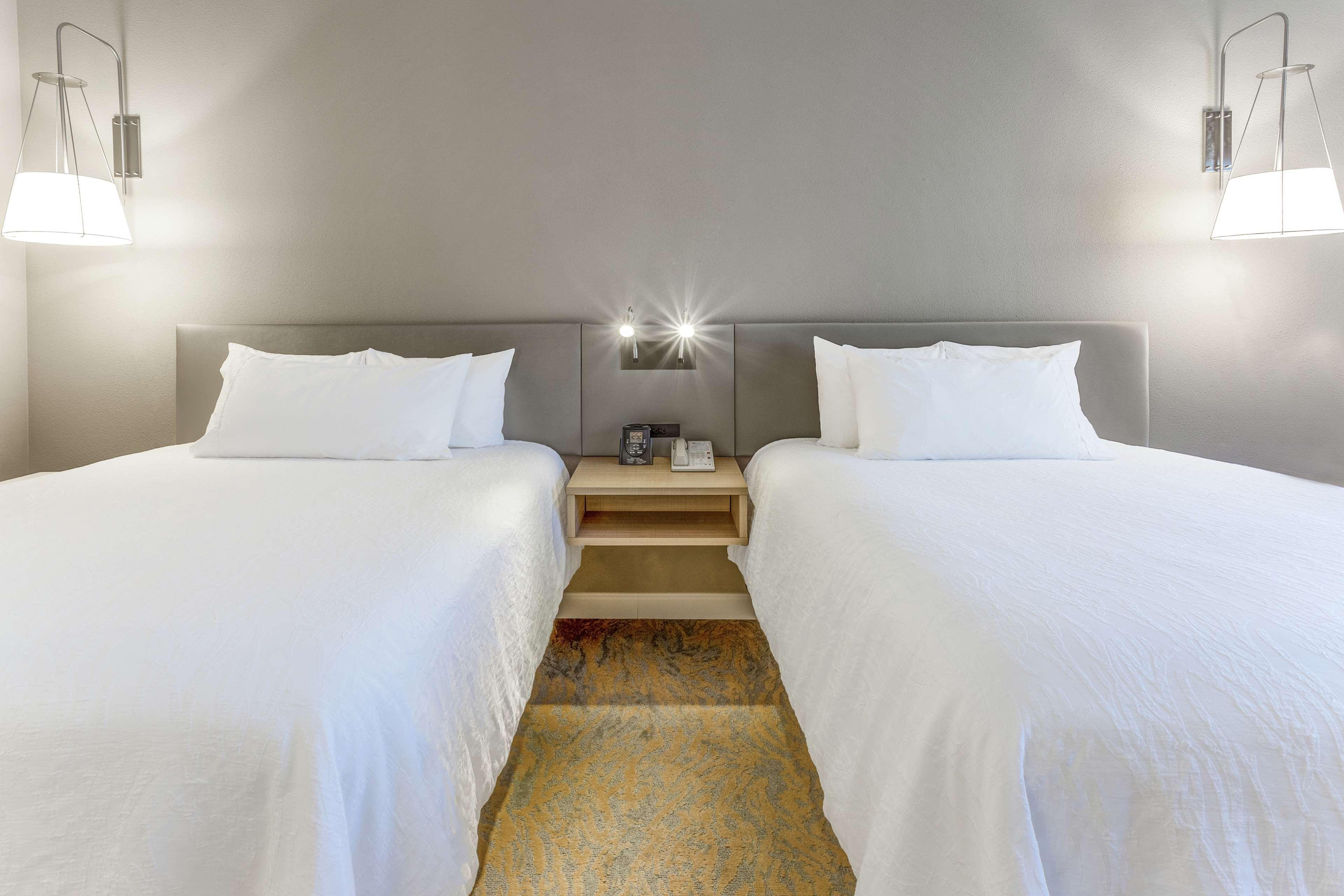 Hilton Garden Inn Saint Charles Zewnętrze zdjęcie