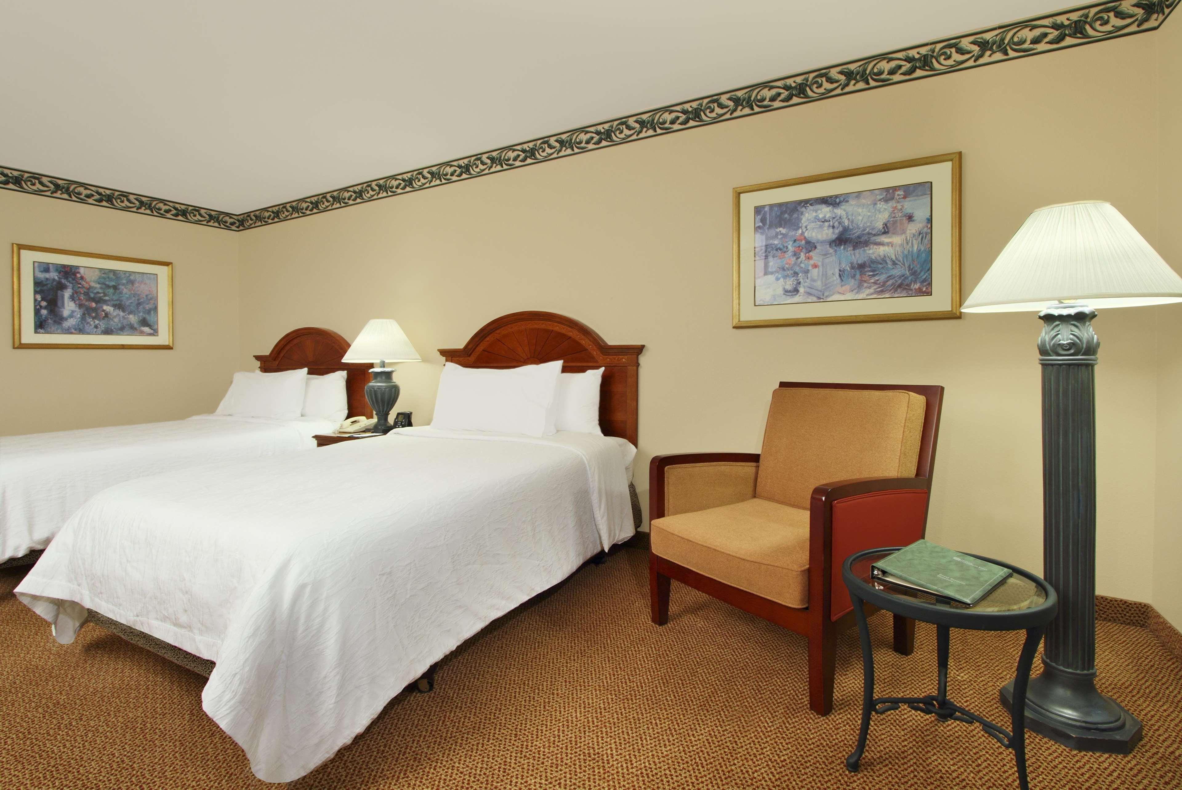 Hilton Garden Inn Saint Charles Zewnętrze zdjęcie