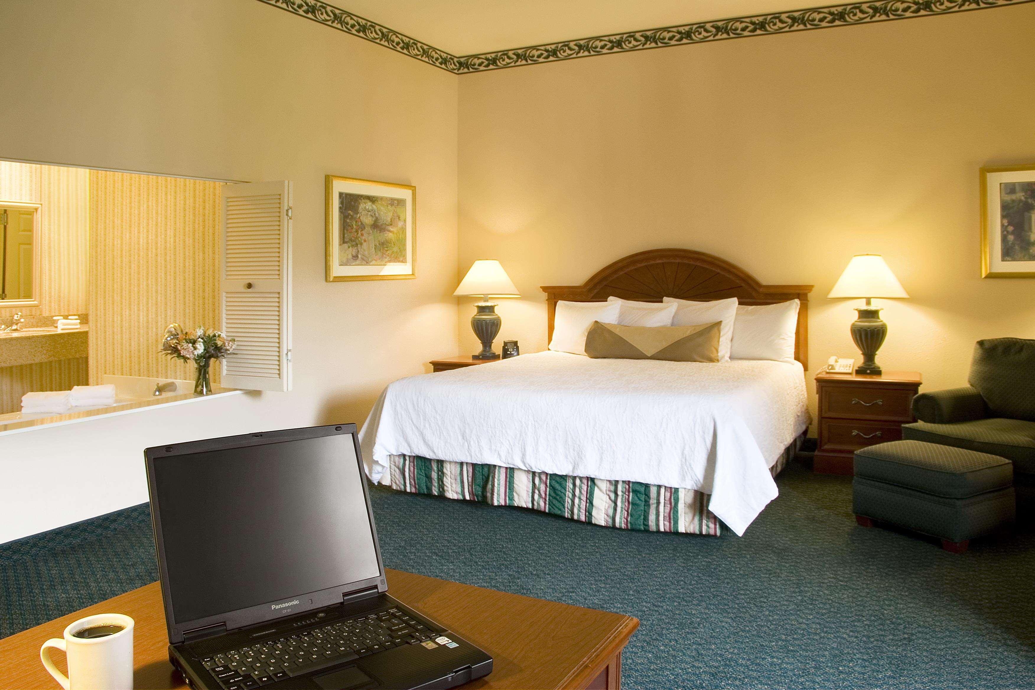 Hilton Garden Inn Saint Charles Pokój zdjęcie