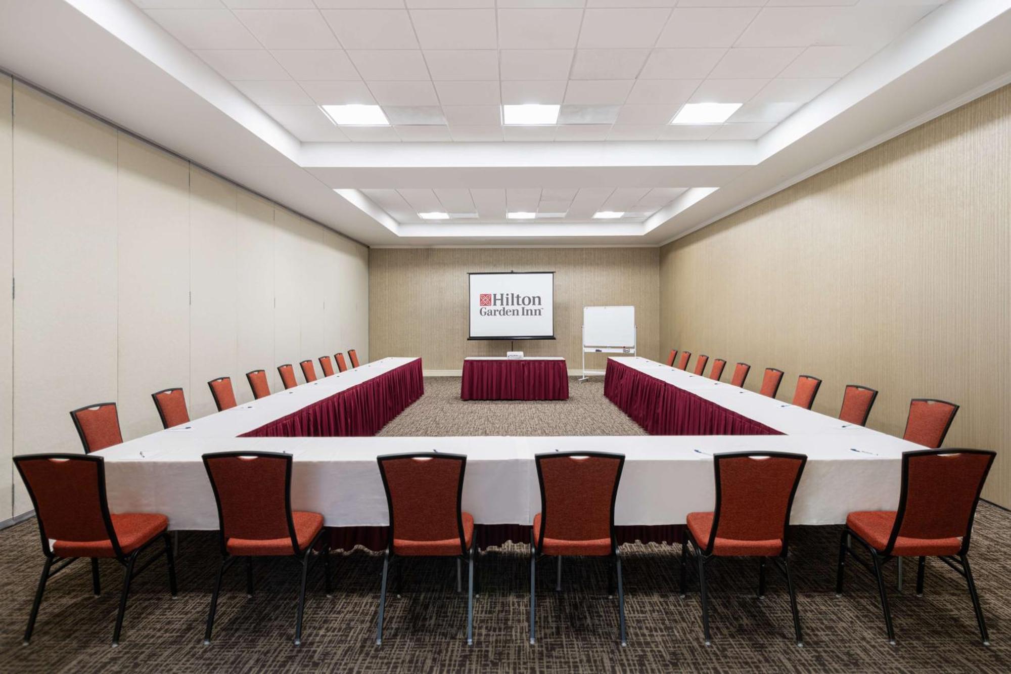 Hilton Garden Inn Saint Charles Zewnętrze zdjęcie