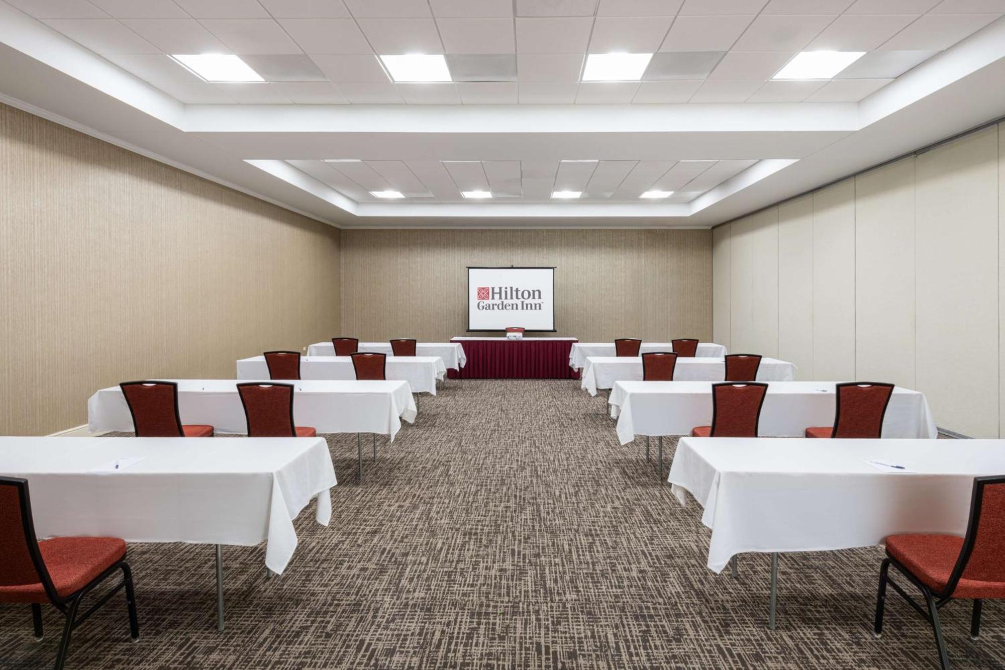Hilton Garden Inn Saint Charles Zewnętrze zdjęcie