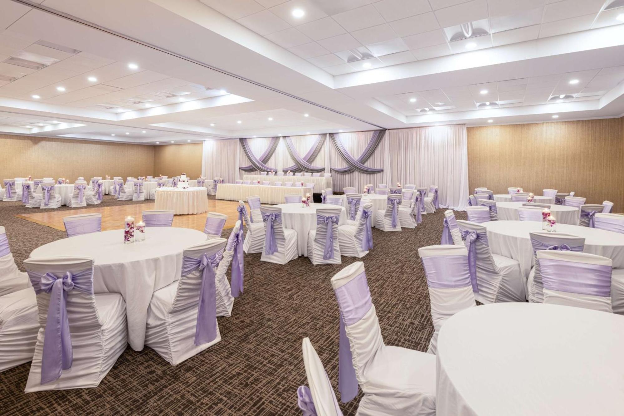 Hilton Garden Inn Saint Charles Zewnętrze zdjęcie