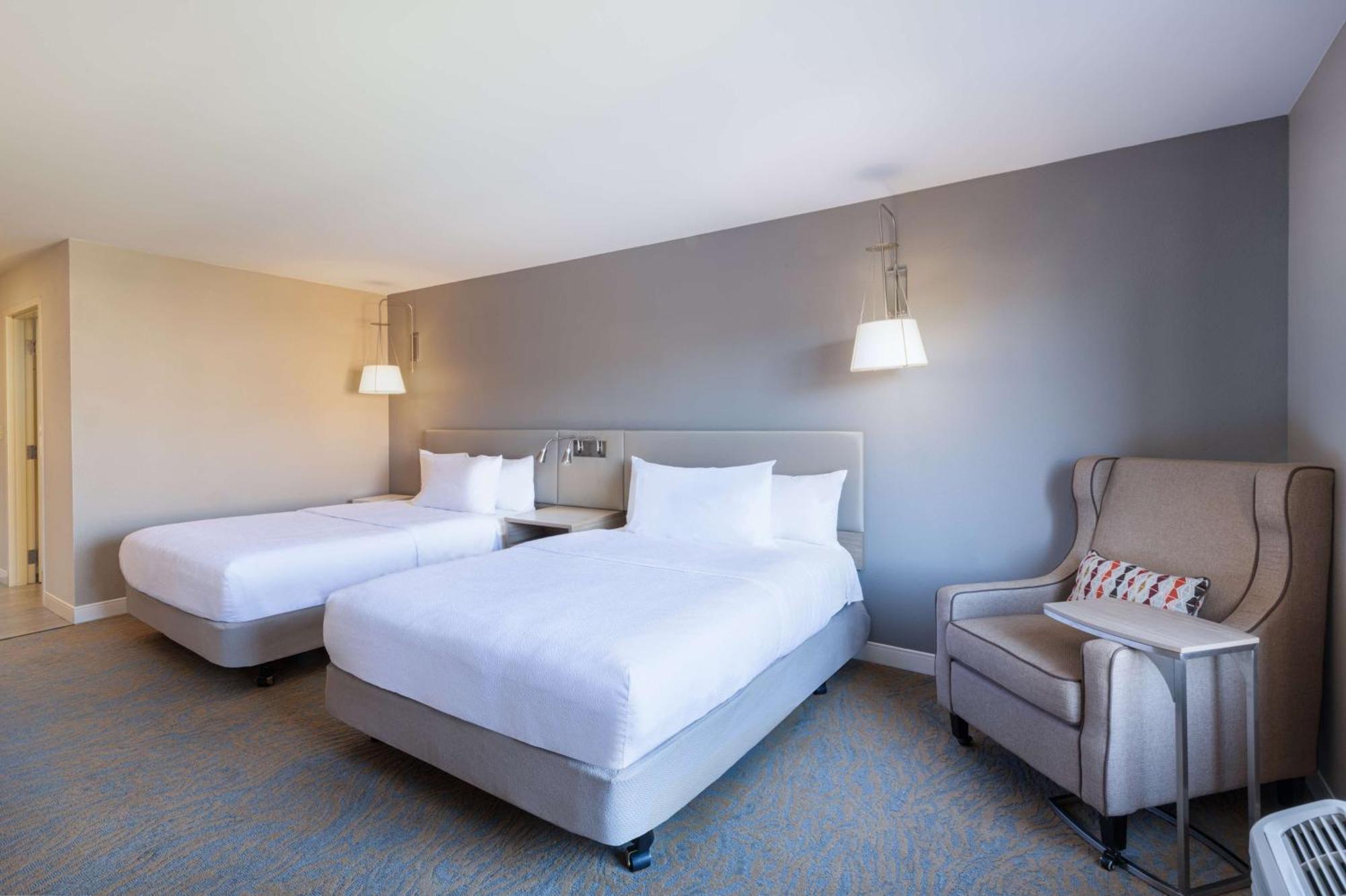 Hilton Garden Inn Saint Charles Zewnętrze zdjęcie