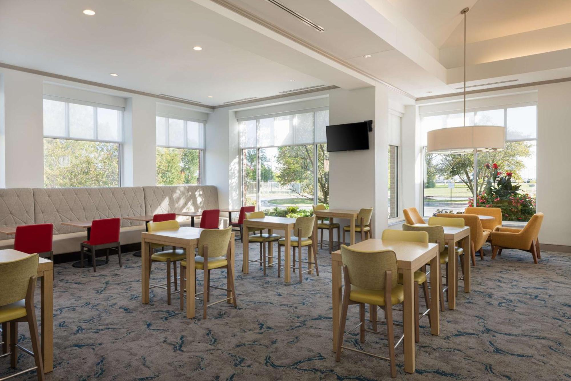 Hilton Garden Inn Saint Charles Zewnętrze zdjęcie