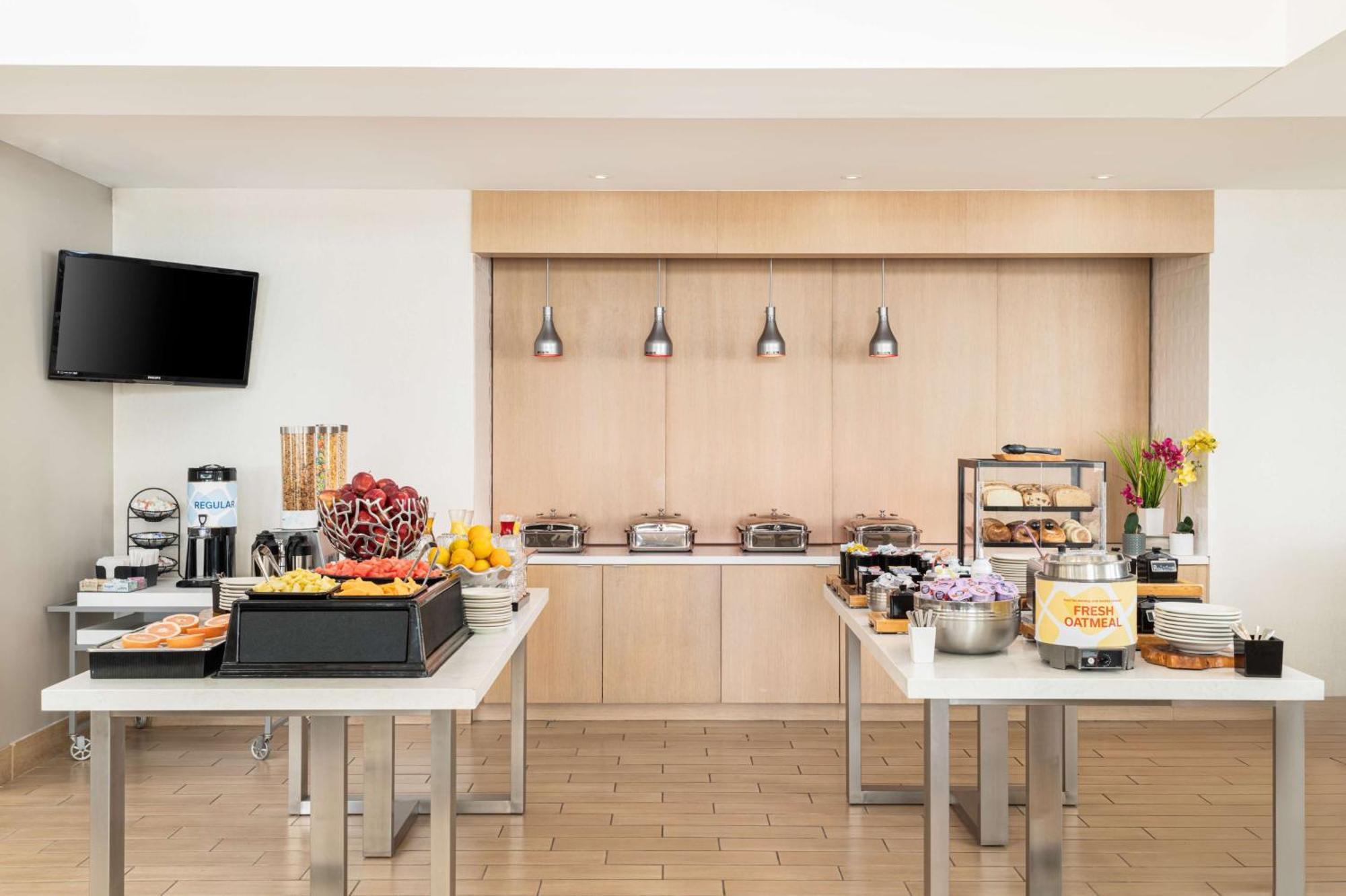 Hilton Garden Inn Saint Charles Zewnętrze zdjęcie