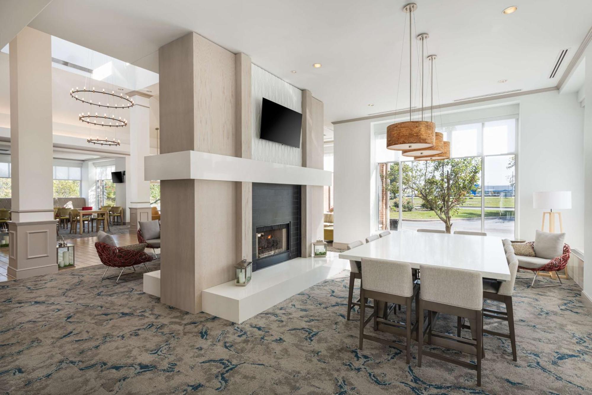 Hilton Garden Inn Saint Charles Zewnętrze zdjęcie