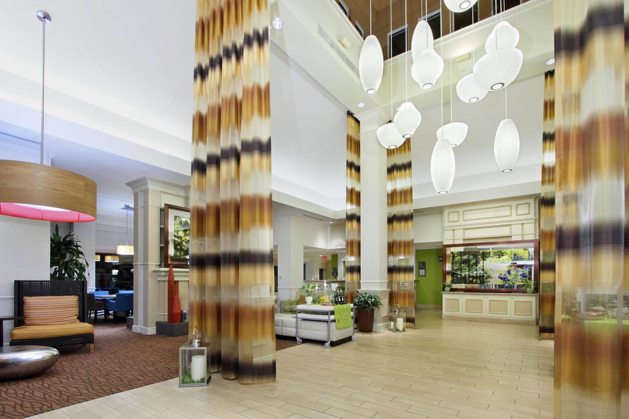 Hilton Garden Inn Saint Charles Zewnętrze zdjęcie