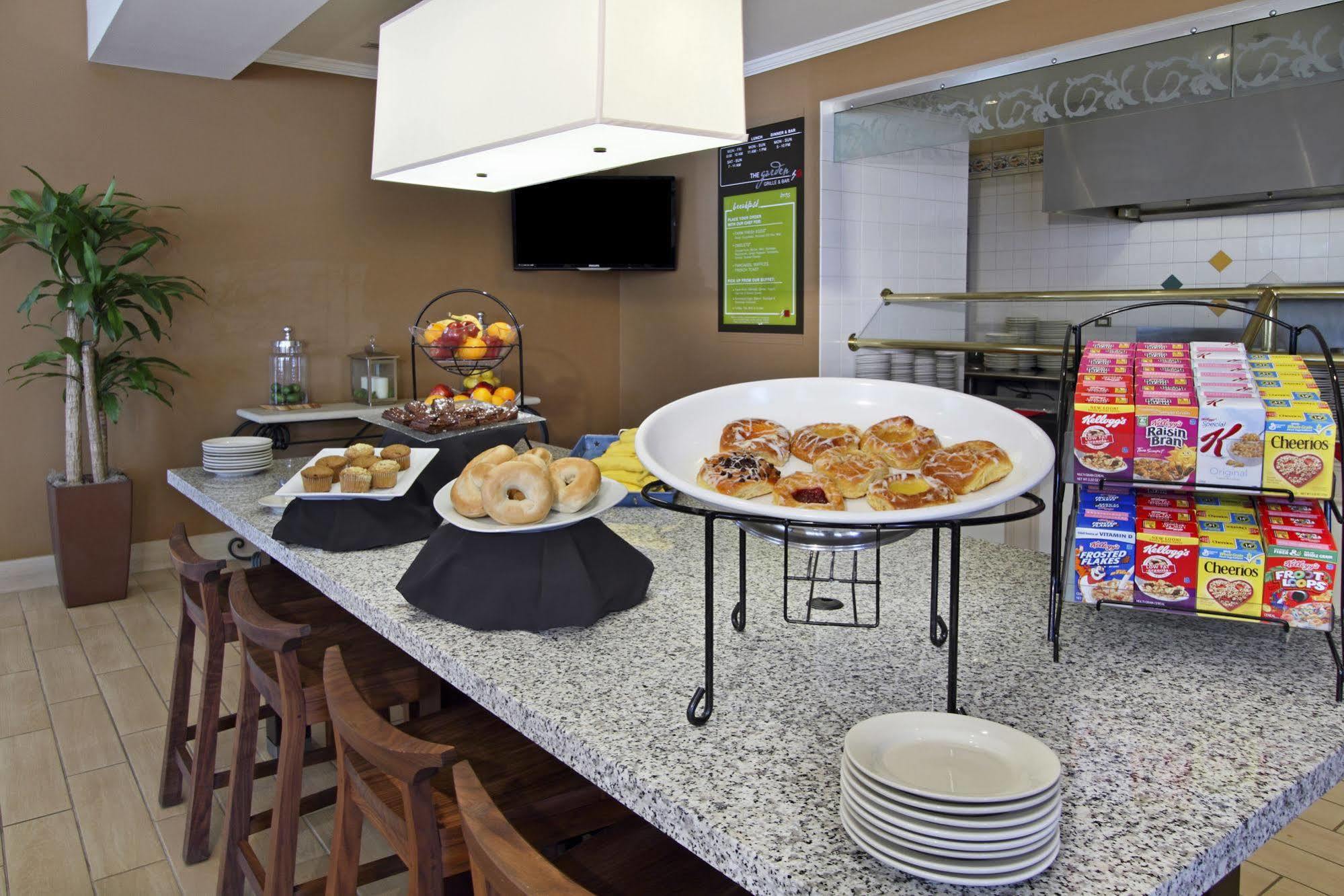 Hilton Garden Inn Saint Charles Zewnętrze zdjęcie
